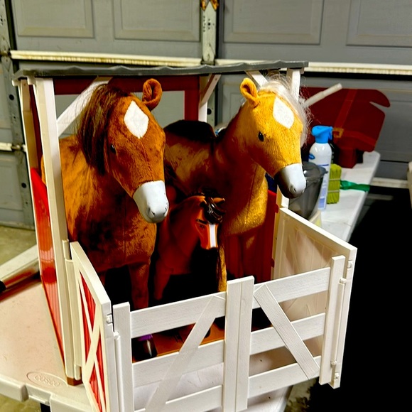 Barn and three horses, these are in good condition. - Picture 5 of 5